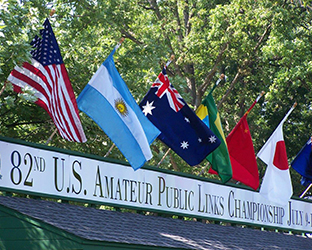 Sign for 2007 U.S. Amateur Public Links Championship with international flags